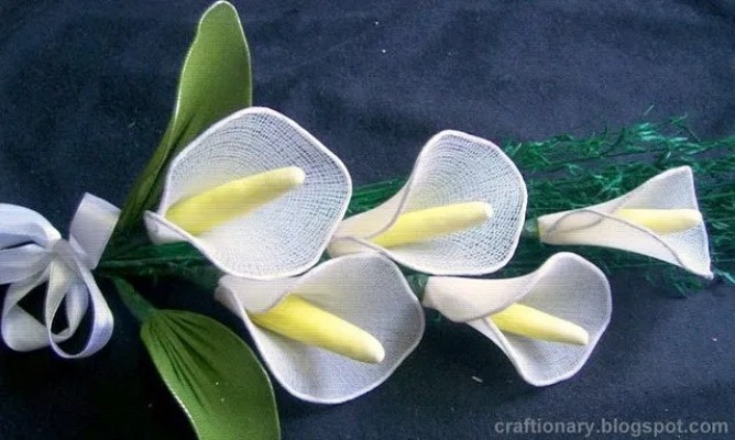 make-diy-nylon-lilies-tutorial