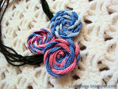 yarn flower necklace
