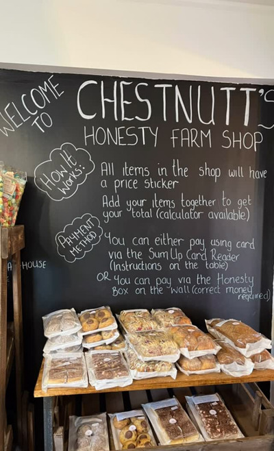 chalkboard-wall-cafe-restaurant-menu-board