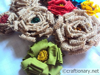 making burlap flowers