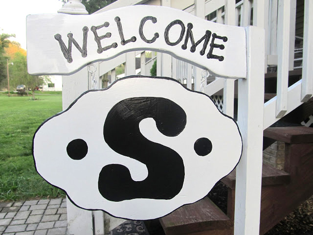 monogrammed welcome sign for front door