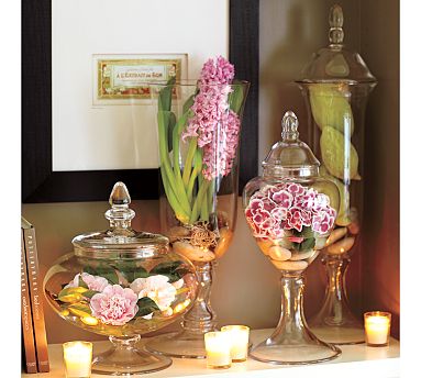 apothecary-jars-flower-display-idea