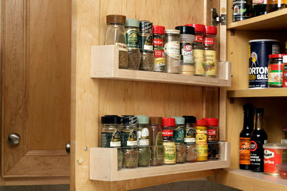 diy-spice-rack-back-of-door