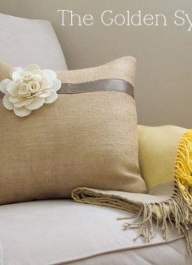 Felt flower burlap pillow (tutorial)
