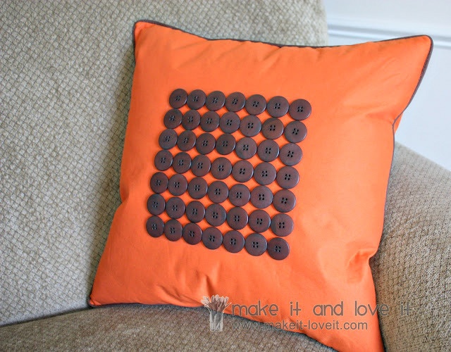 button pillow tutorials