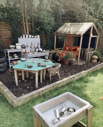 gardening-with-kids-setting-up-kids-kitchen-in-backyard