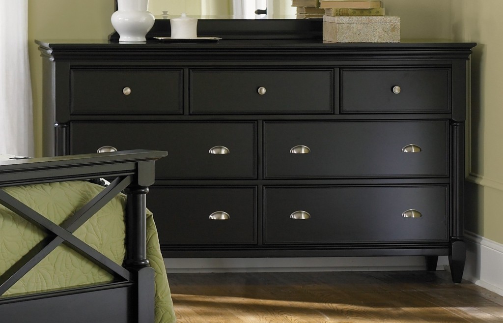 inky-black-painted-furniture-what-color-to-paint