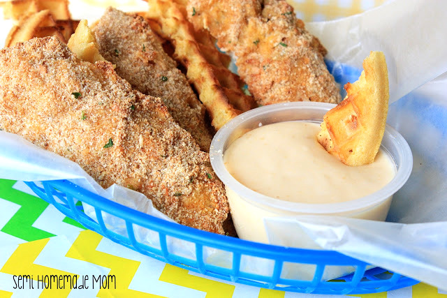 CHICKEN AND WAFFLES WITH DIPPING SAUCE easy recipes