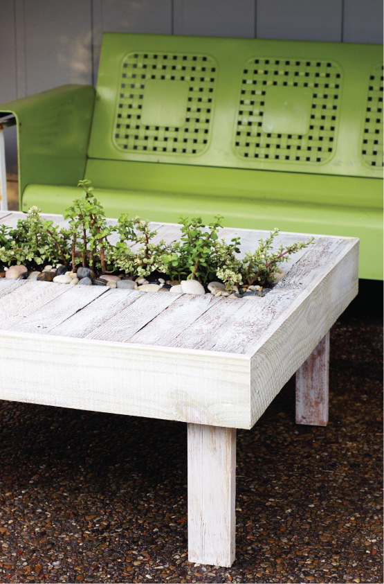 DIY-pallet-garden-table