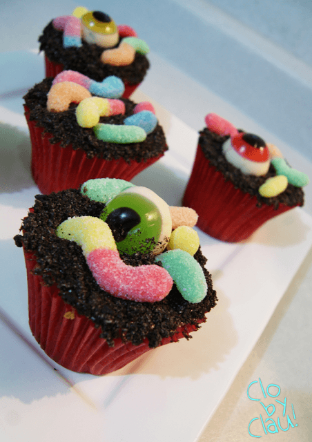 DIY scary cupcakes