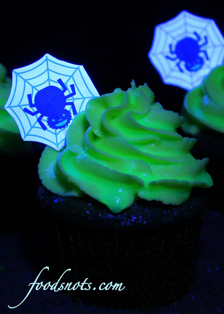 ghost glowing cupcakes