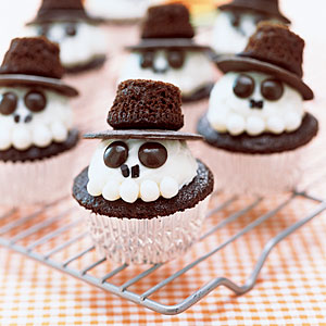 ghost Halloween cupcakes