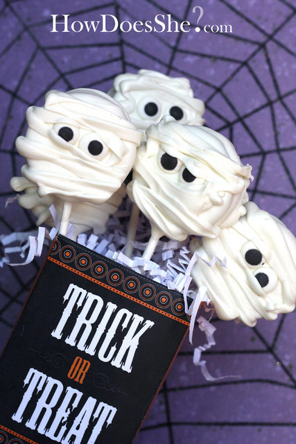 Halloween cookie pops