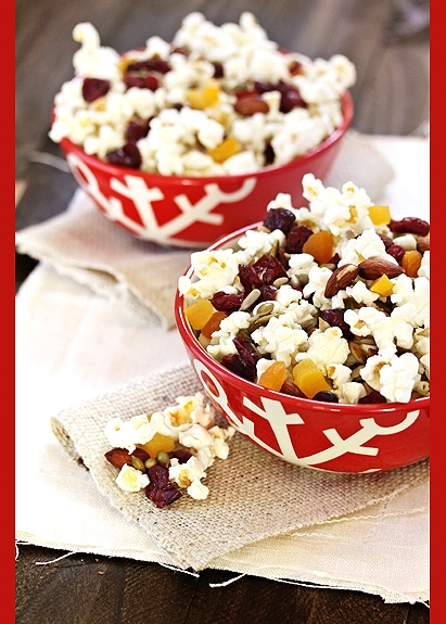 popcorn-homemade-trail-mix