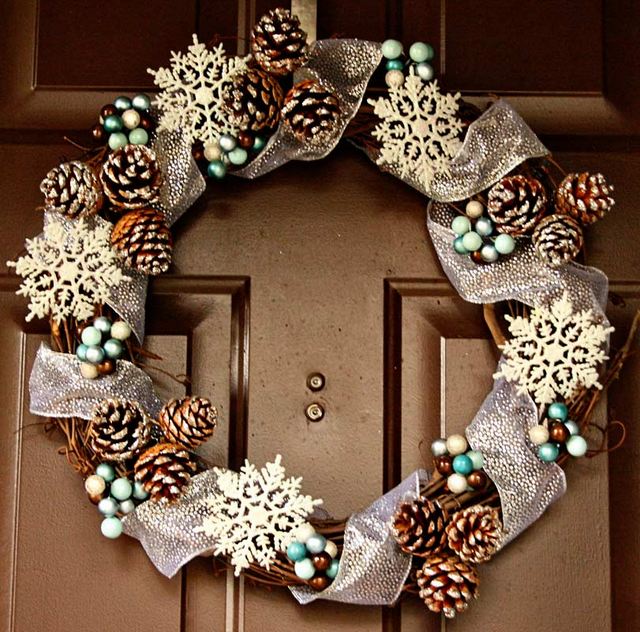 pinecone wreath