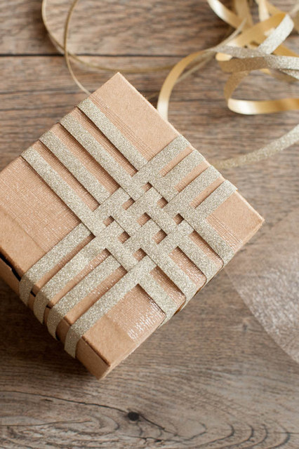 DIY glitter ribbon gift wrapping