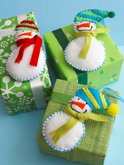 snowman gift wrapping