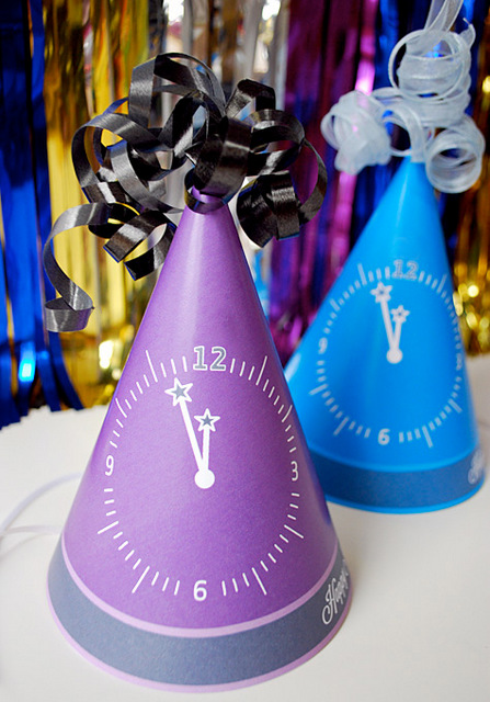 make new years eve party hats