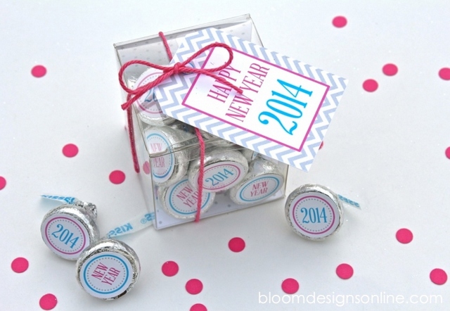 new years kisses printables