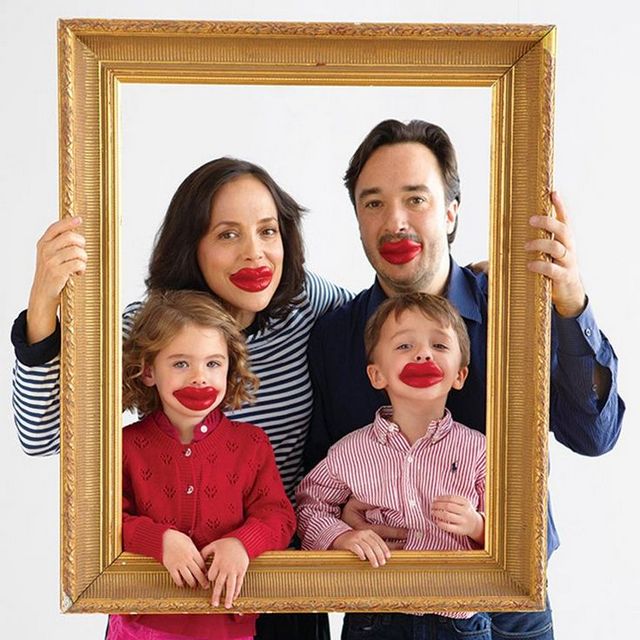 goofy family photo idea valentines day