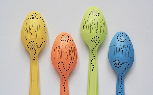 plastic-spoon-garden-markers-kids-craft