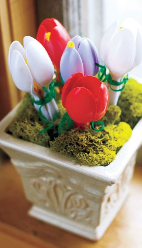 plastic-spoon-flowers-tulips