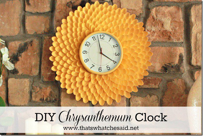 plastic-spoon-projects-chrysanthemum-clock