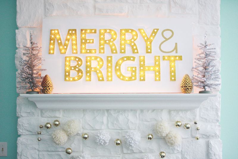 Decorating-with-lights-DIY-marquee-sign-board