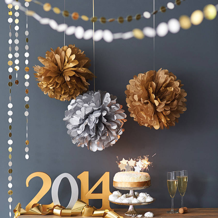 Metallic gold and solver pom pom balls