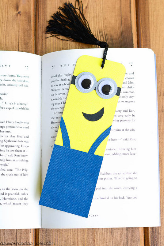 paper minions bookmark