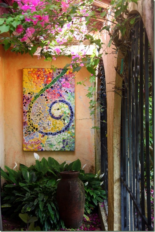 Outdoor-mosaic-wall-art-garden