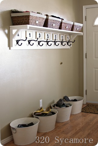 https://www.craftionary.net/wp-content/uploads/2015/12/entryway-organization-2.jpg