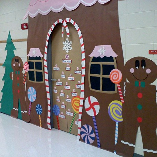 ginger-bread-house-christmas-door