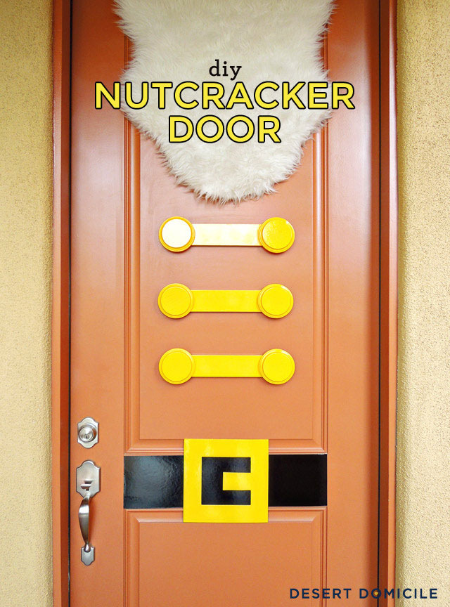 nutcracker-christmas-door