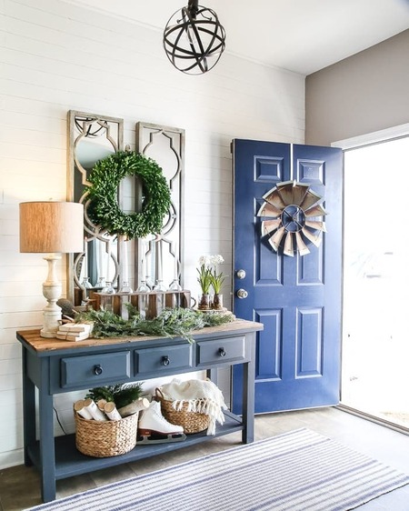 Winter-Foyer-decoration-entryway