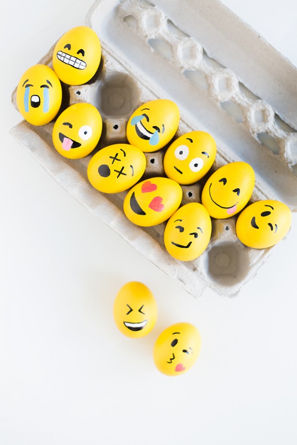 emoji easter eggs diy