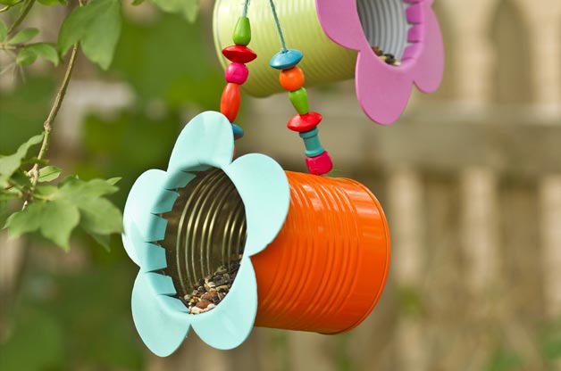 tin-can-bird-feeder