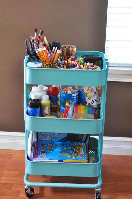 modern-kids-bedroom-moving-cart-from-ikea