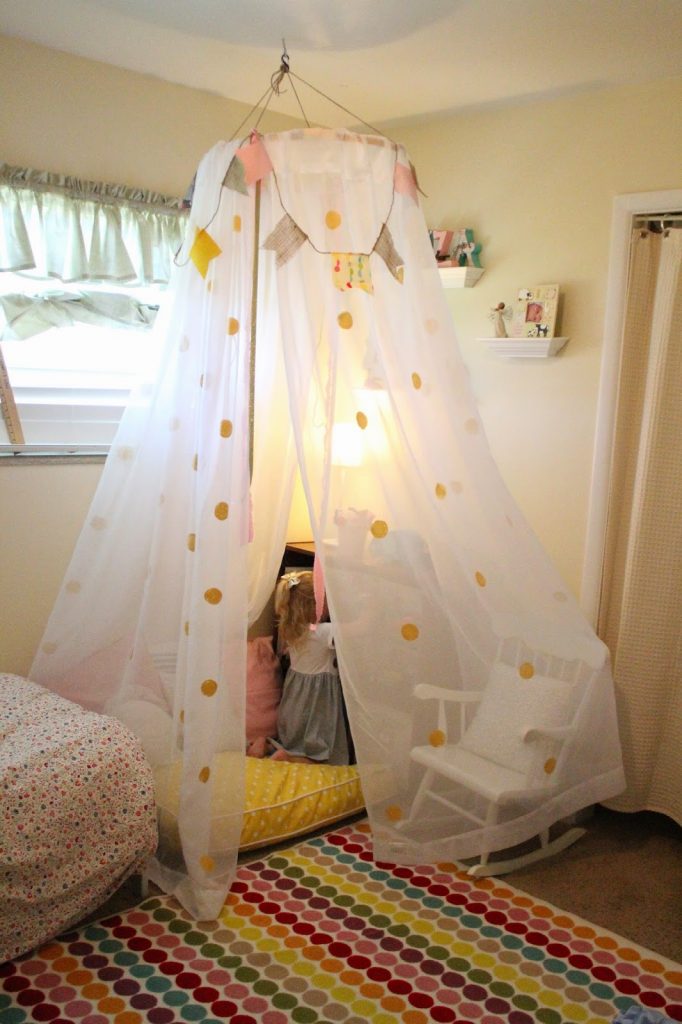 DIY-tulle-fabric-tent