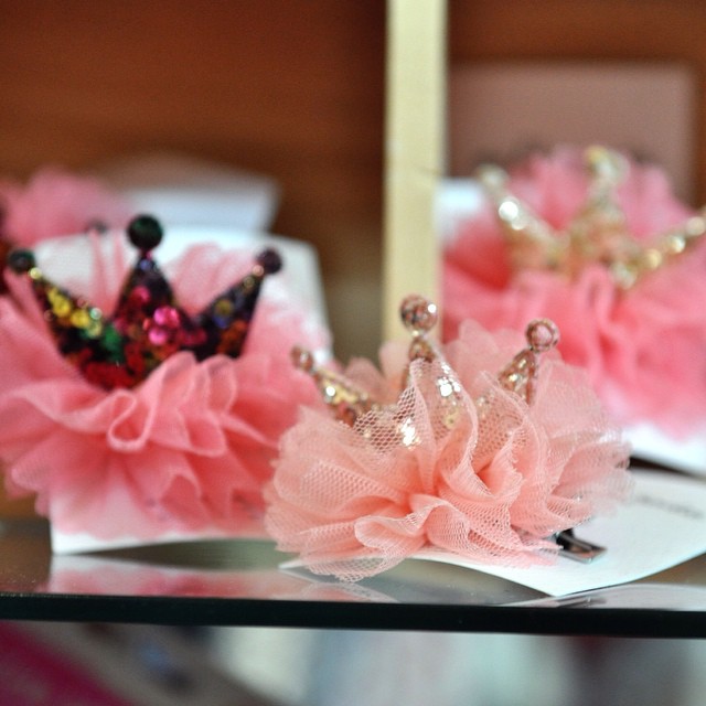 DIY-tulle-fabric-crowns