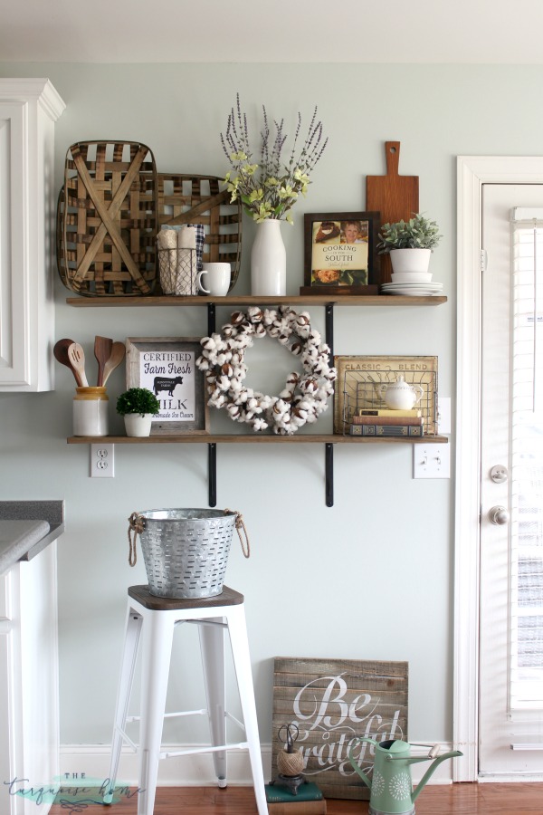 how-to-decorate-farmhouse-shelves-Styling-bookshelves