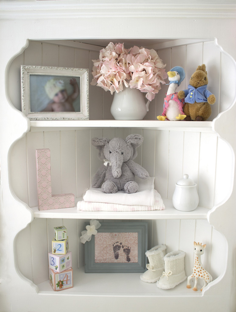 nursery-styling-bookshelves-and-bookcases