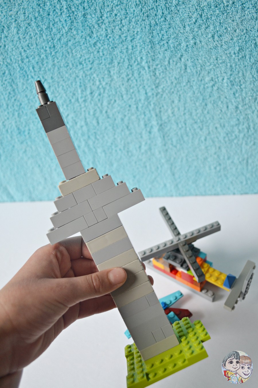 cn-tower-lego-kids-tutorial