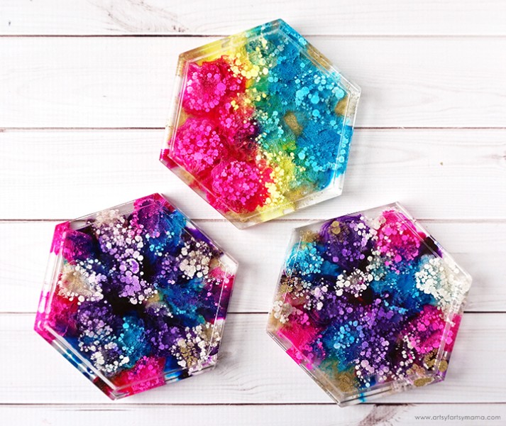 Resin-Coasters-diy-using-glitter-alcohol-ink