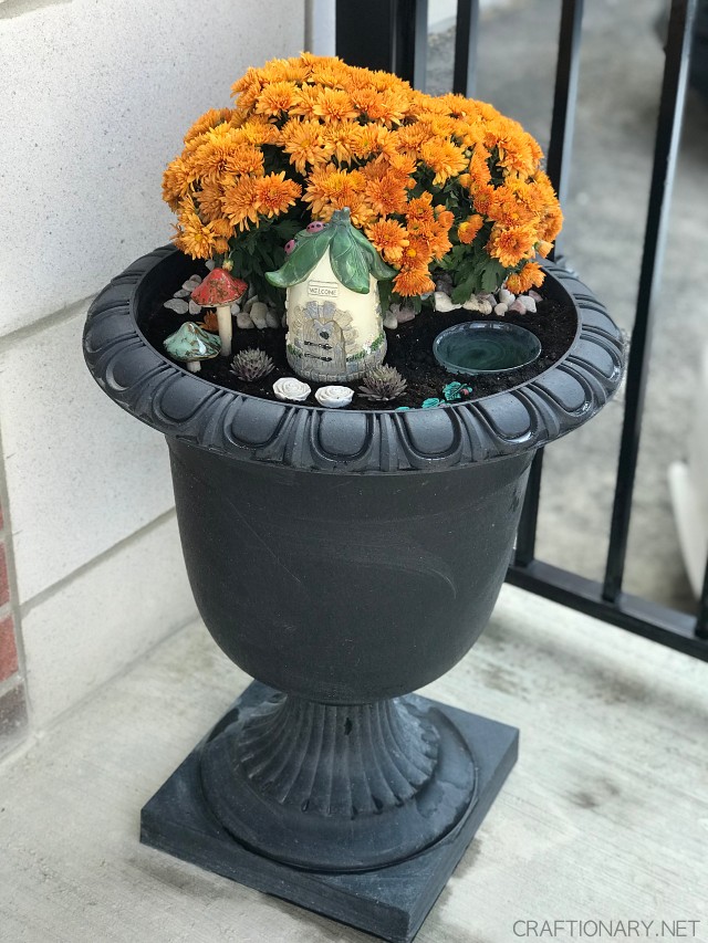 front-porch-fall-planter-diy-idea