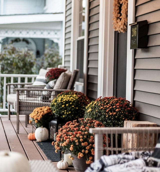 front-porch-diy-fall-planter-fall-decor