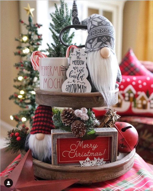 tiered-tray-christmas-gnomes