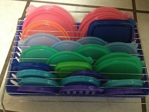 tupperware-lid-storage