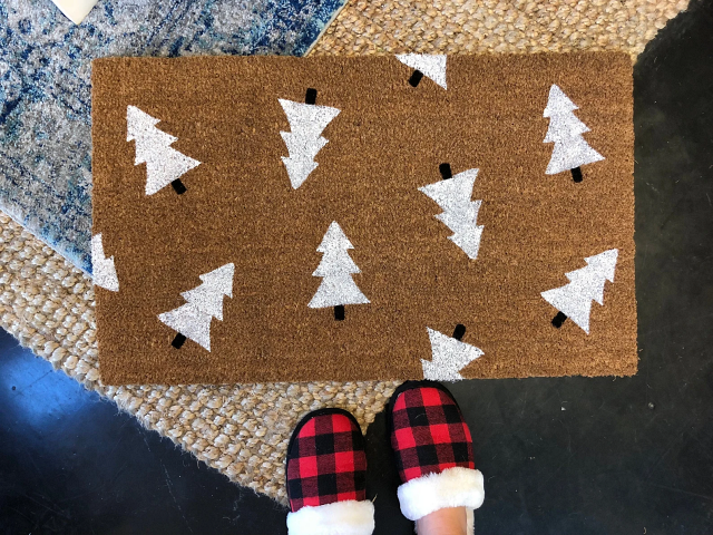 diy-holiday-doormats-tree-custom-welcome-mat
