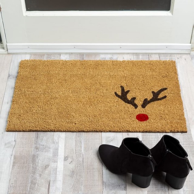 nickel-designs-hand-painted-doormat-reindeer